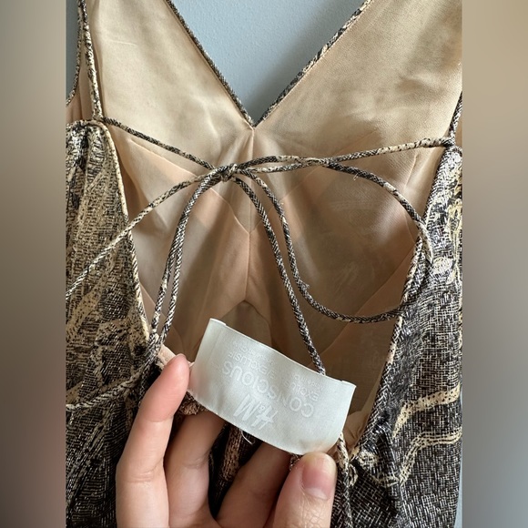 H&M conscious - Dress size XS / 0 - NWT - Picture 4 of 6